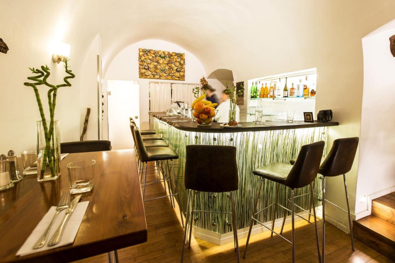 Hotel U Zlateho Jelena Prague Luaran gambar