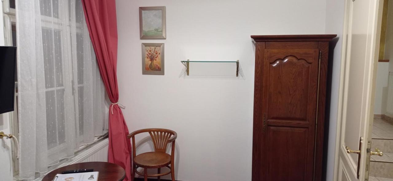 Hotel U Zlateho Jelena Prague Luaran gambar