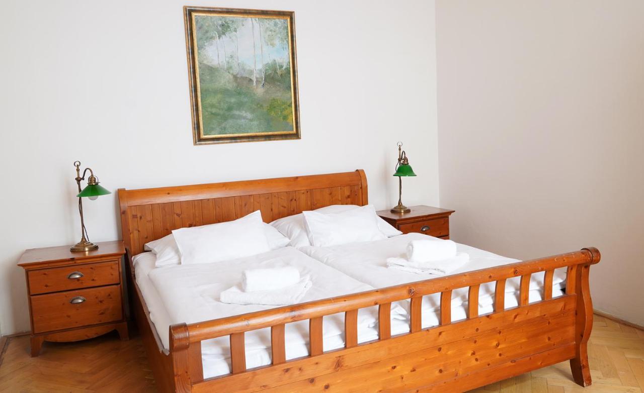 Hotel U Zlateho Jelena Prague Luaran gambar