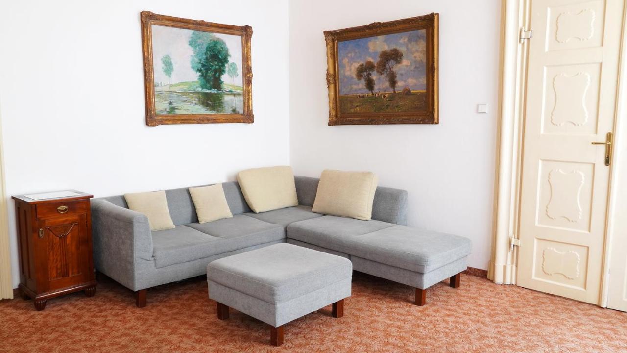 Hotel U Zlateho Jelena Prague Luaran gambar