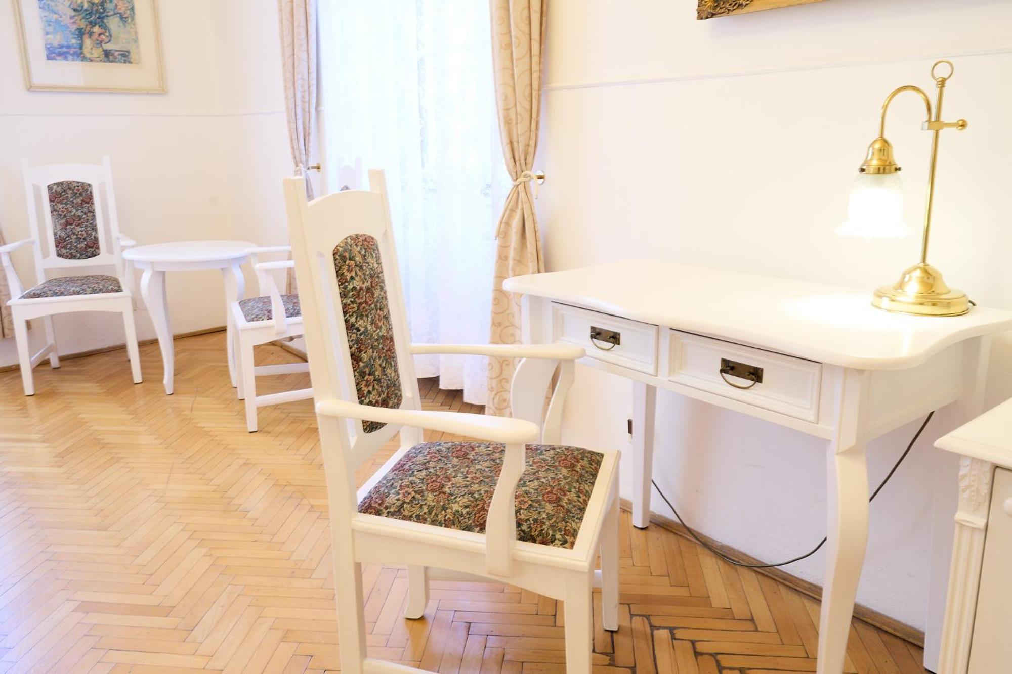 Hotel U Zlateho Jelena Prague Luaran gambar