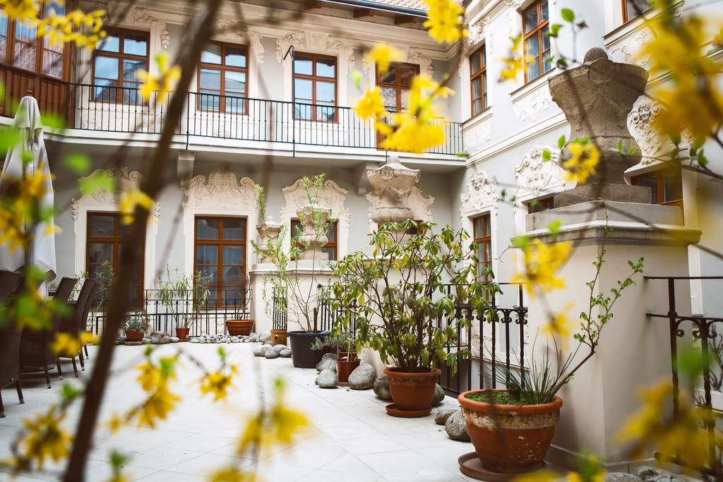 Hotel U Zlateho Jelena Prague Luaran gambar