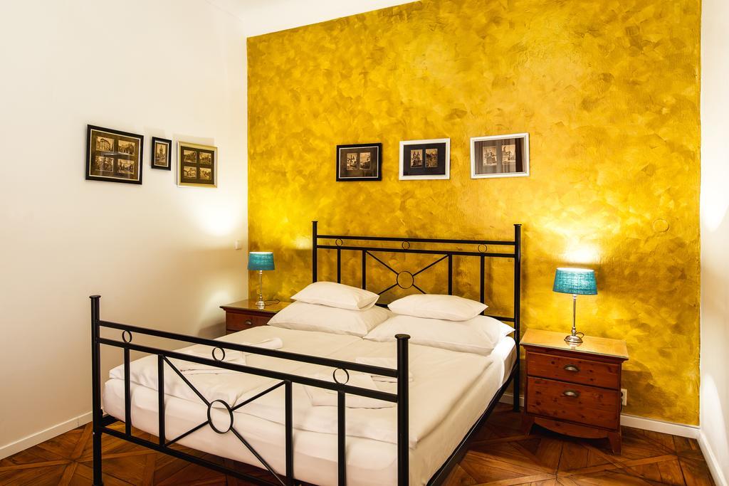 Hotel U Zlateho Jelena Prague Luaran gambar