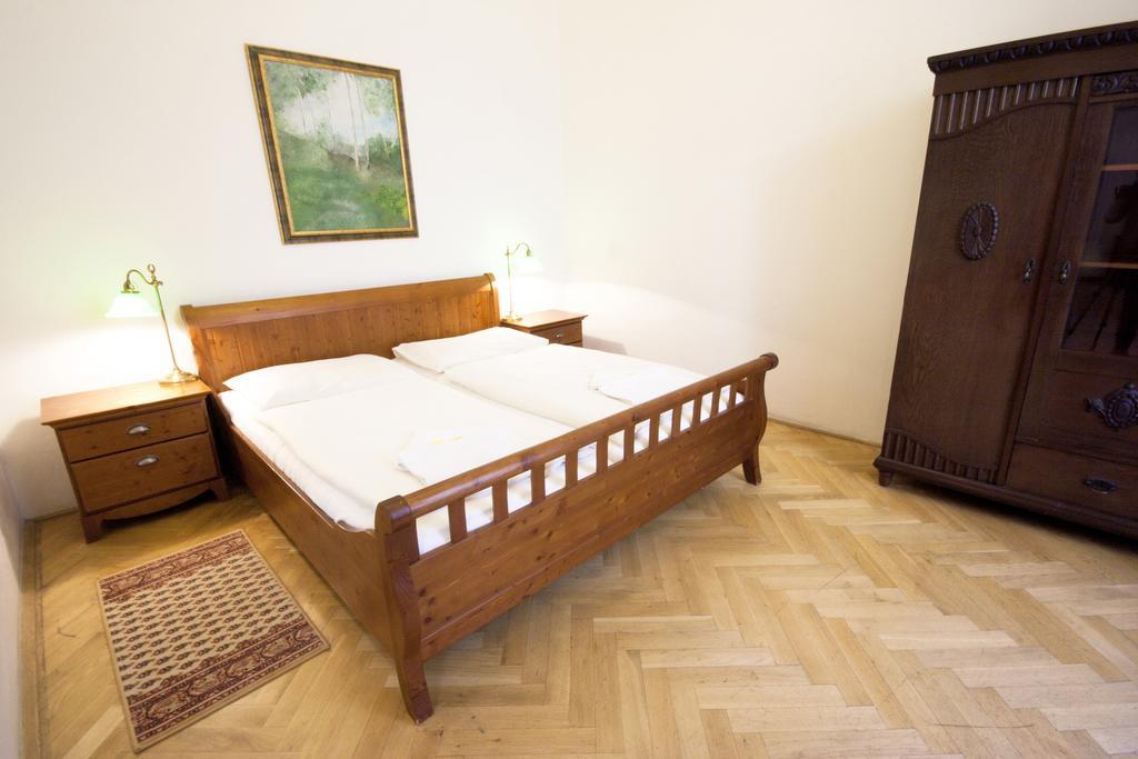 Hotel U Zlateho Jelena Prague Bilik gambar